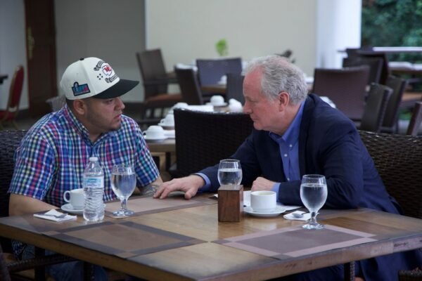 Maryland Sen. Van Hollen shares photo with Kilmar Abrego Garcia in El Salvador Maryland Sen. Van Hollen shares photo with Kilmar Abrego Garcia in El Salvador